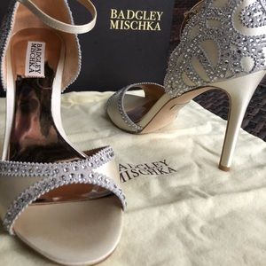 Badgley Mischka Ivory Satin Roxy Wedding Shoes 8.5